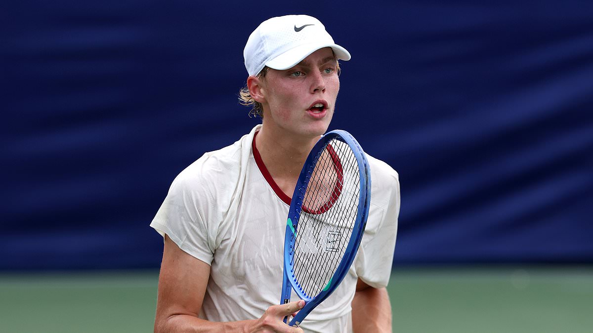 Круз Хьюитт одержал дебютную победу на турнире уровня ATP, отпраздновал ее как отец и теперь сыграет с соотечественником