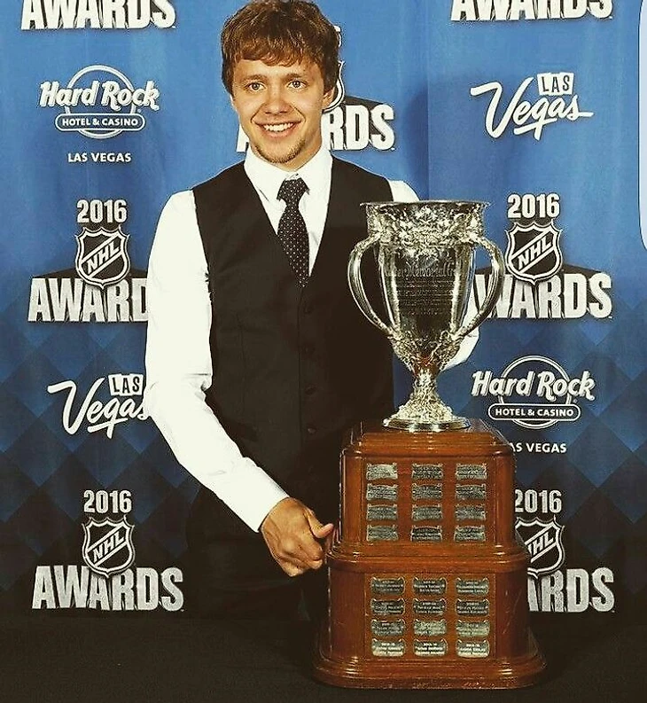 Artemi Panarin is the 2016 Calder Trophy winner! #Breadman #Blackhawks