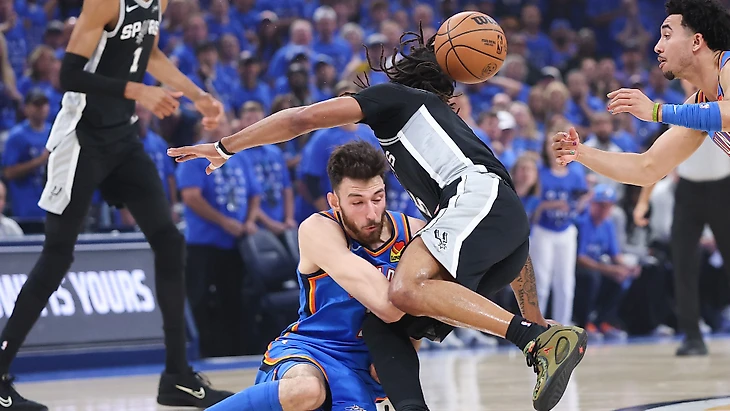 Thunder rally around Chet Holmgren after playoff elimination by Spurs | NBA.com
