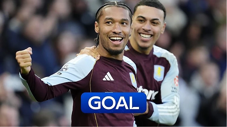 Title: Фото 8 - Description: Бубакар Камара празднует гол за Aston Villa против Wolves.