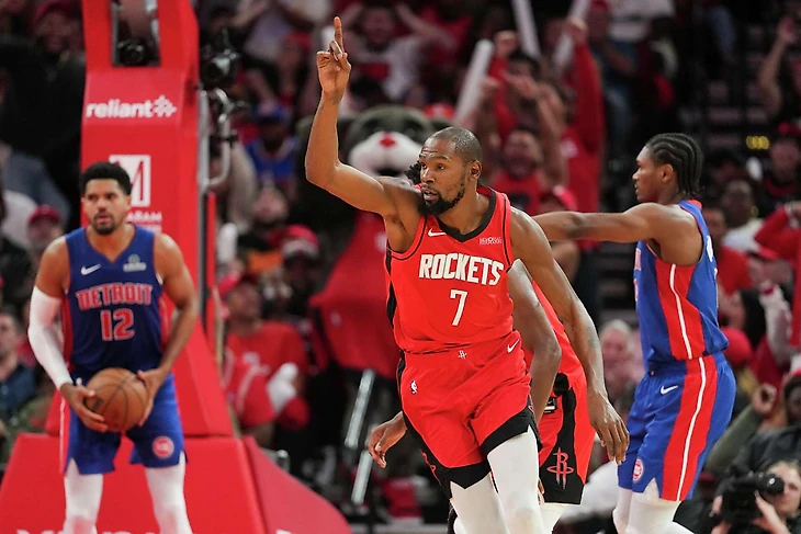 How did Kevin Durant play in first game at home with Houston Rockets?