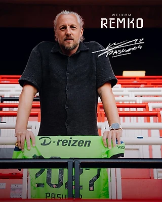 Экс-вратарь «Аякса» Ремко Пасвер продолжает карьеру игрока