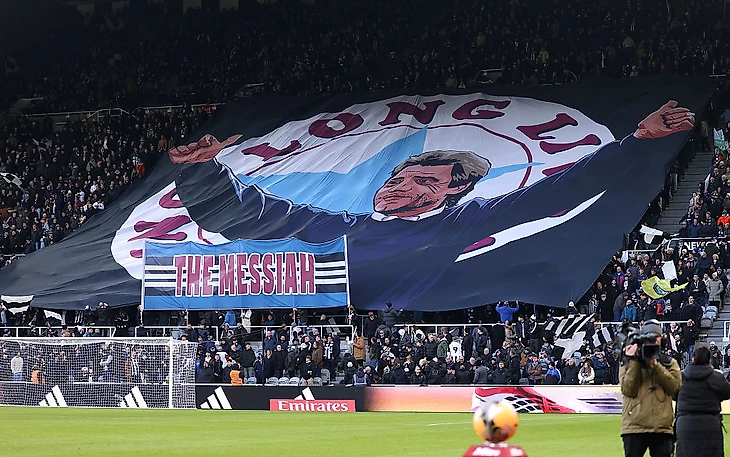 Supporters pay tribute to Kevin Keegan with touching me... | NUFC