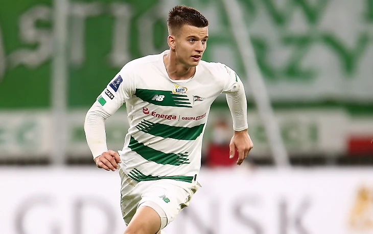 Ekstraklasa. Mateusz Żukowski z Lechii Gdańsk udzielił wstrząsającego wywiadu. Mówił między innymi o przemocy w rodzinie – Ekstraklasa – Sport Wprost