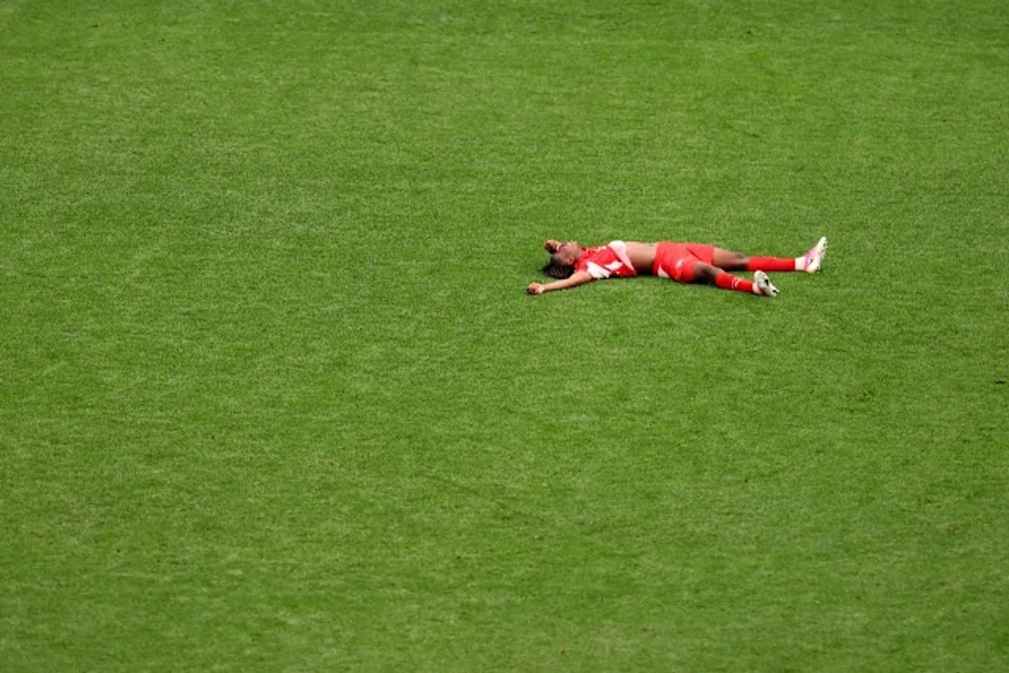 Manzambi to miss Switzerland's World Cup quarter-final against Argentina with injury – Yahoo Sports