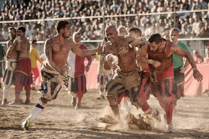 Calcio storico - футбол, в котором нужно просто выжить. Или почему «футбол» в Италии - это не только футбол