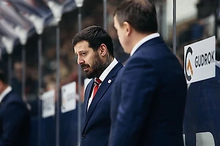 Неожиданность дня : победитель регулярки ВХЛ «Металлург» лишился главного тренера