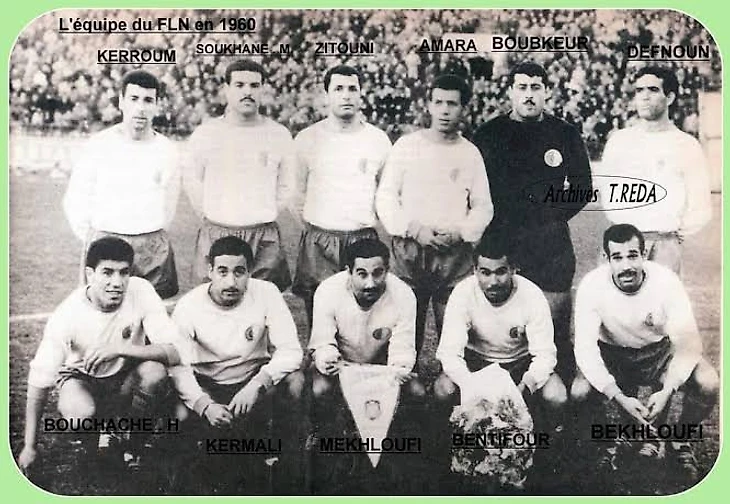 Photo Souvenir de l'équipe du FLN en 1960 En 1958, la guerre froide bat son plein et l'Algérie sombre dans la violence. La Suède, nation neutre, organise la 6e Coupe du monde
