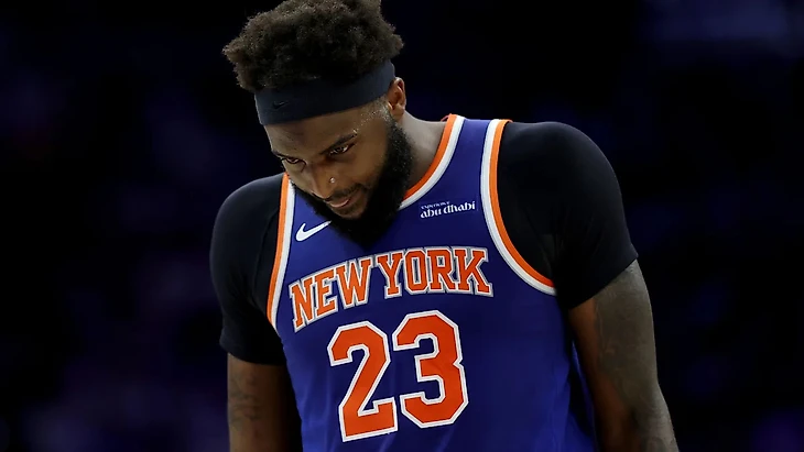 Sources: Knicks' Mitchell Robinson suffers broken pinky ahead of NBA Finals  - Yahoo Sports