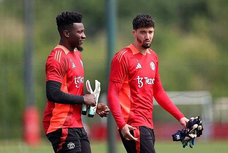 Andre Onana left on the bench again as Manchester United prepare to face Fulham | The Independent