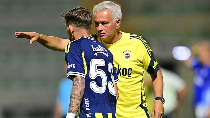 Tak Jose Mourinho zachował się wobec Sebastiana Szymańskiego. Nieprawdopodobne – Przegląd Sportowy Onet
