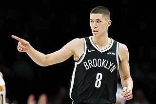 С возвращением! Егор Дёмин приехал в Юту и установил рекорд NBA среди новичков